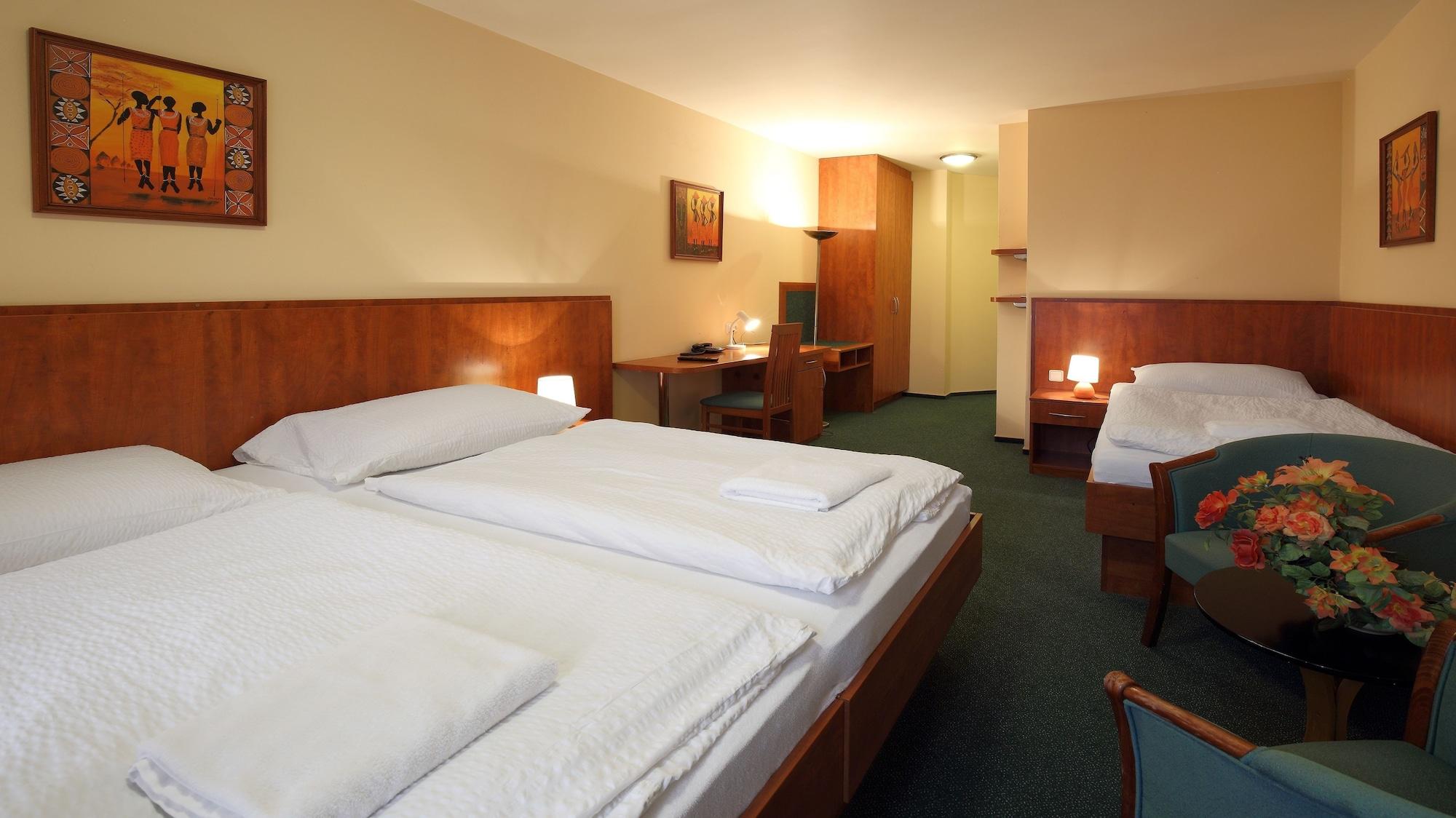 Hotel Palace Πίλζεν Εξωτερικό φωτογραφία
