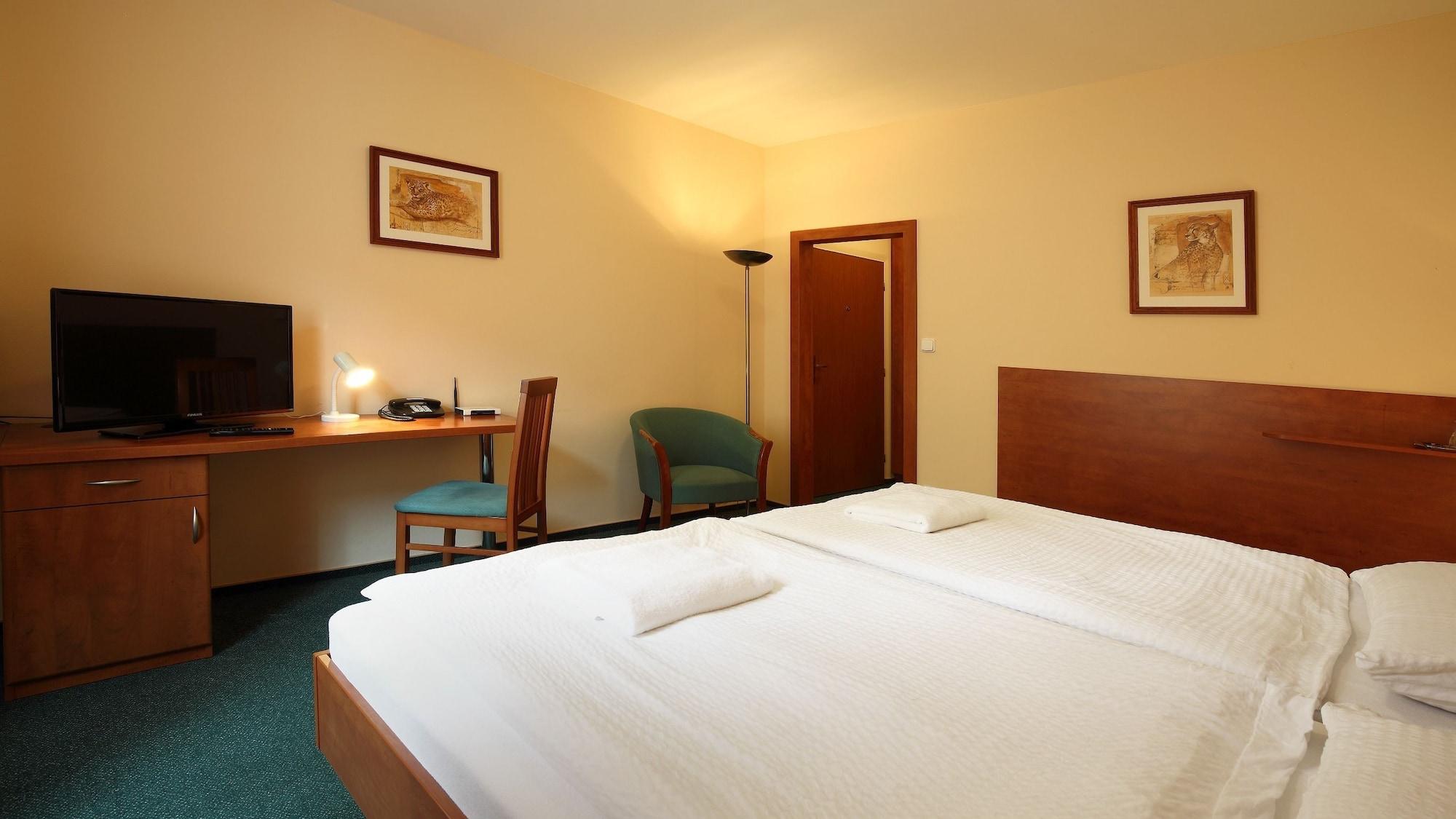Hotel Palace Πίλζεν Εξωτερικό φωτογραφία