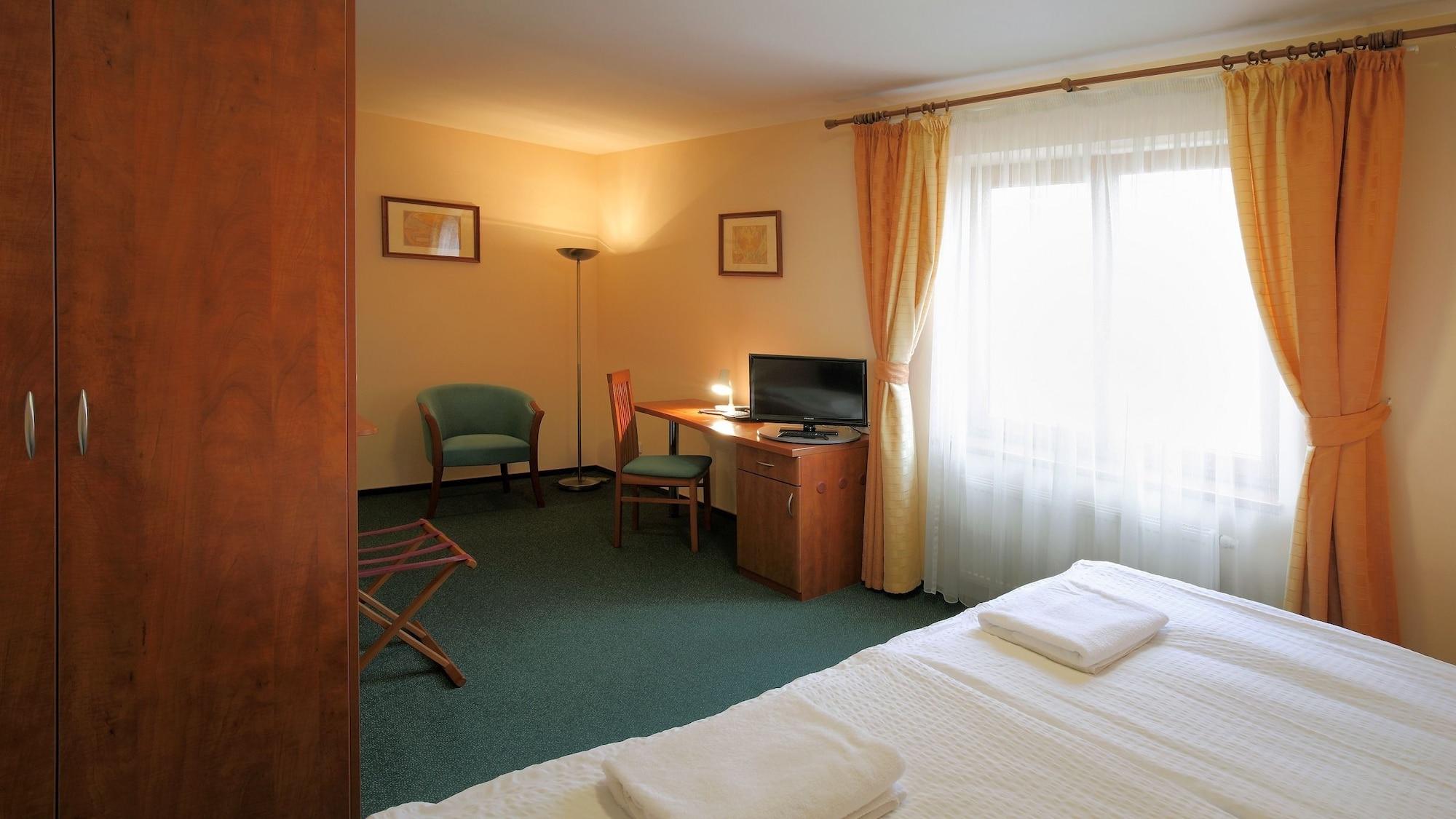 Hotel Palace Πίλζεν Εξωτερικό φωτογραφία