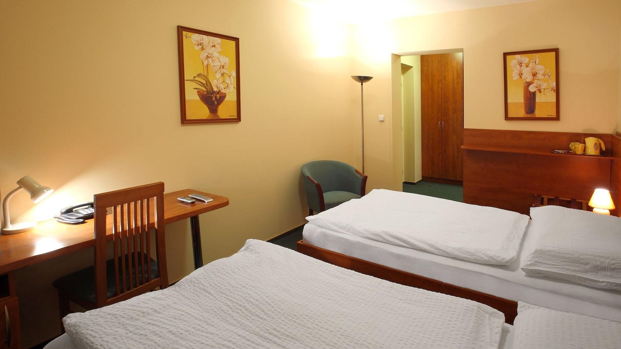 Hotel Palace Πίλζεν Εξωτερικό φωτογραφία