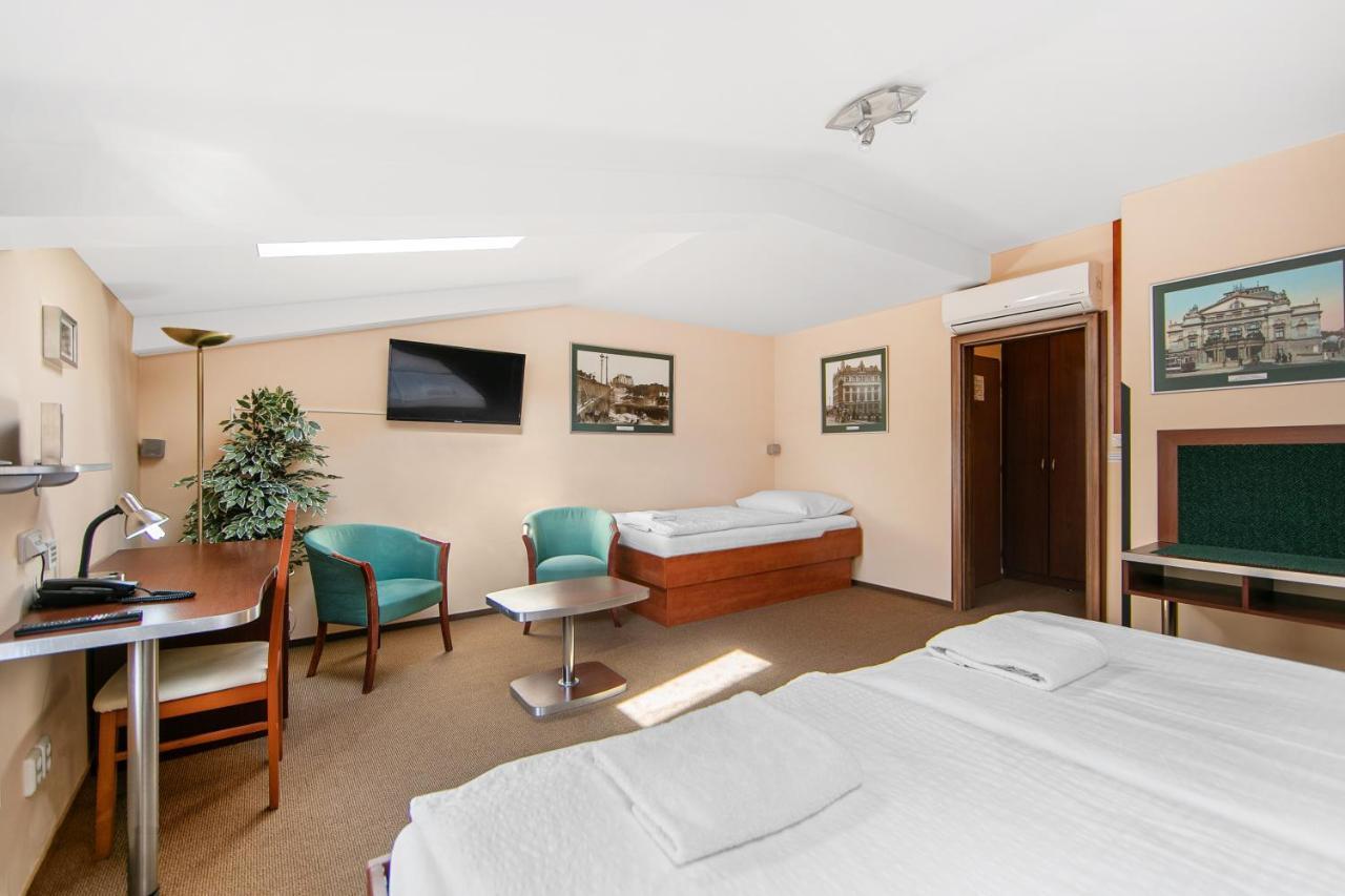 Hotel Palace Πίλζεν Εξωτερικό φωτογραφία
