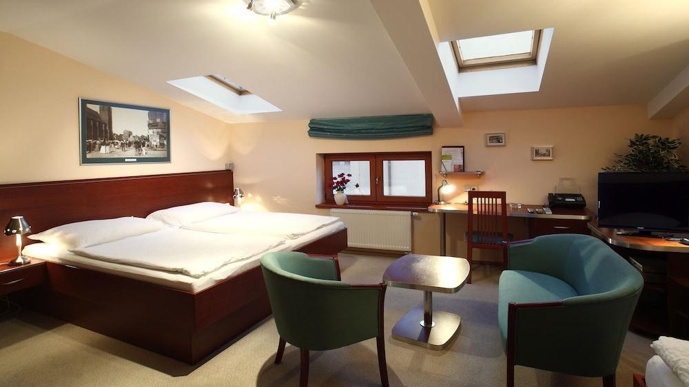 Hotel Palace Πίλζεν Εξωτερικό φωτογραφία