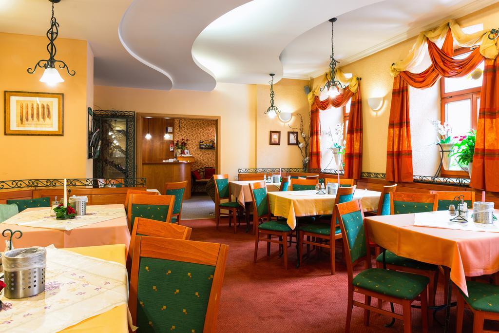 Hotel Palace Πίλζεν Εξωτερικό φωτογραφία