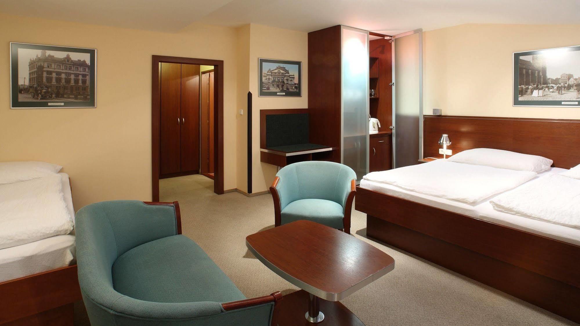 Hotel Palace Πίλζεν Εξωτερικό φωτογραφία